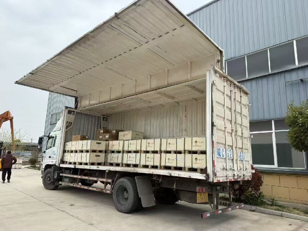 Entrega de batería de litio de gabinete completo