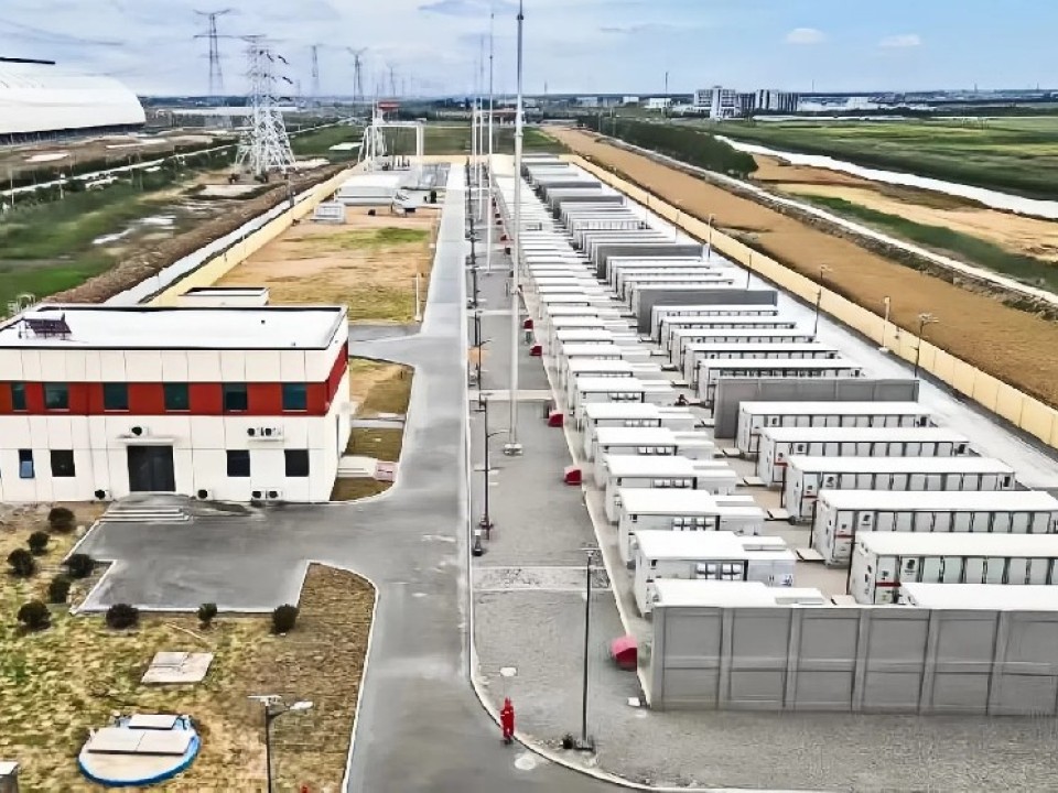 China pretende ter instalações de armazenamento de energia equivalentes à capacidade global atual até 2027