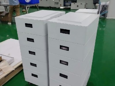 High-voltage stacked battery